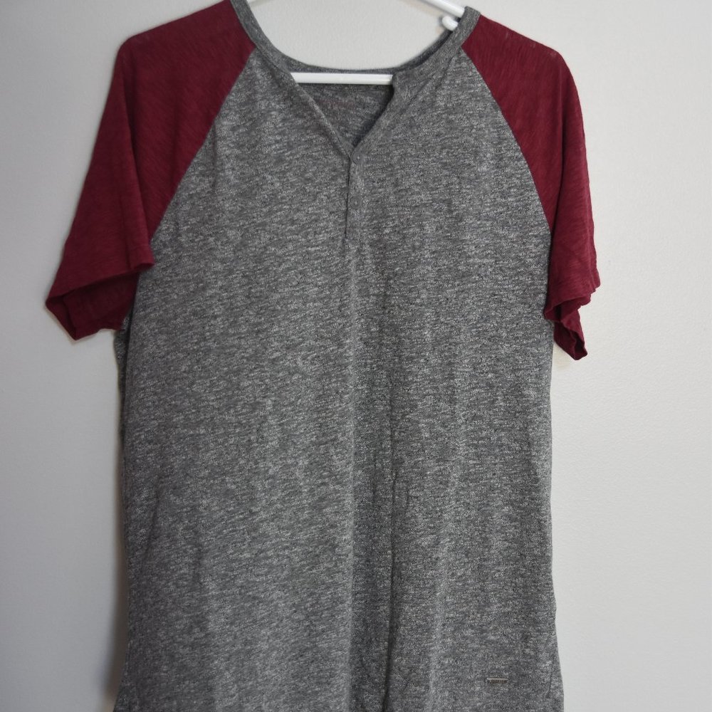 Express Baseball-style T-shirt Size Large